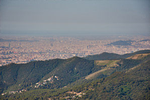 Mixing of Sahara dust with anthropogenic pollution over Barcelona